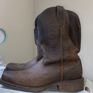 Ariat boots size 9.5
